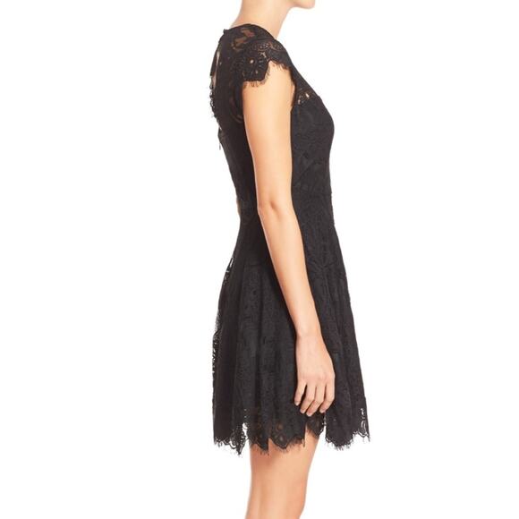 BB Dakota Women's Black Rhianna Cap Sleeve Open Back Lace Fit & Flare Dress sz 2 - Picture 7 of 7